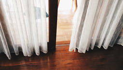 A quick guide to picking door curtains